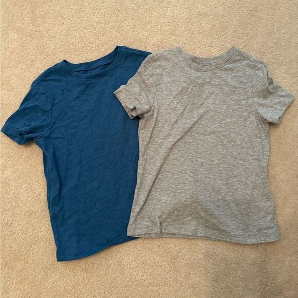 Toddler Boys Old Navy Short Sleeve Tees 5T - Picture 1 of 3